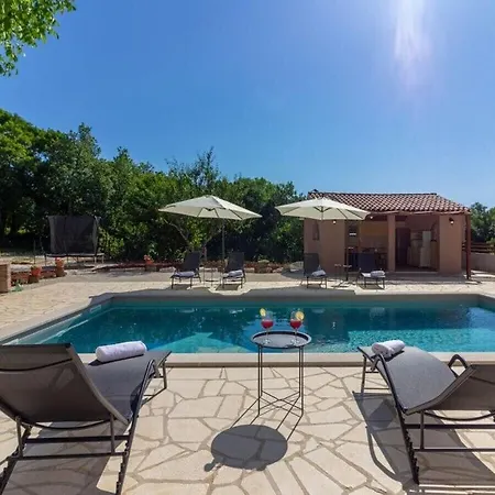 Stora Kuca With Private Pool Buzet